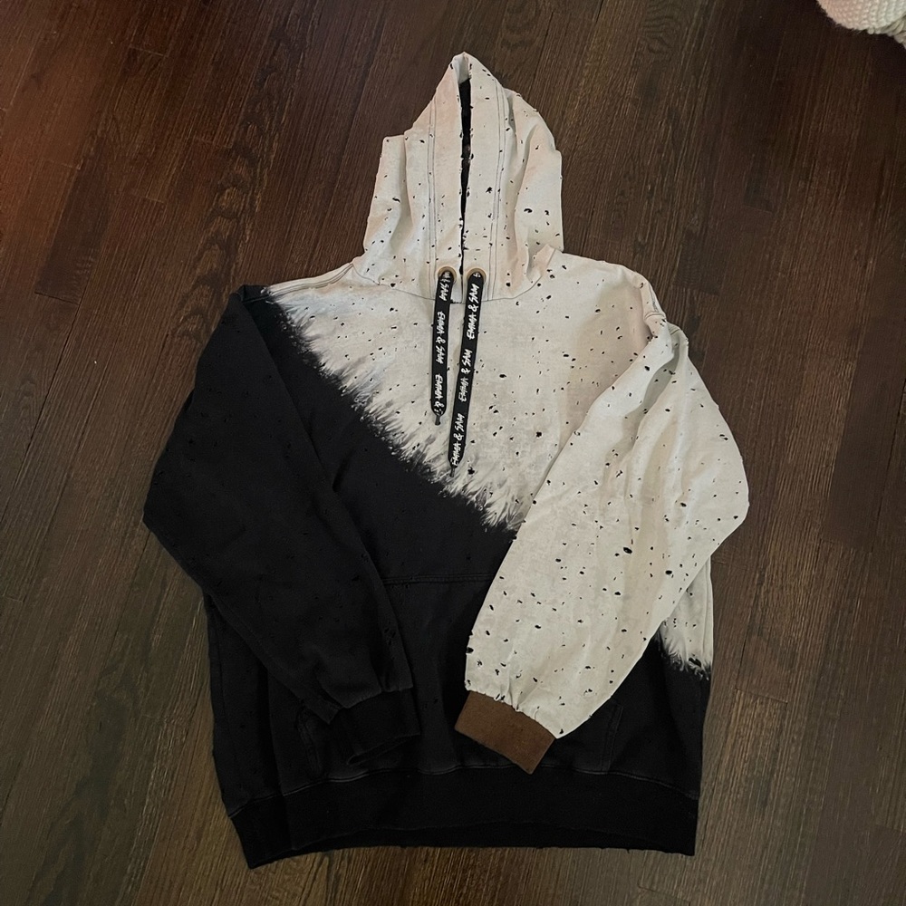 LF Emma & Sam Hoodie